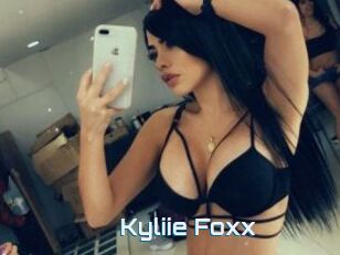 Kyliie_Foxx